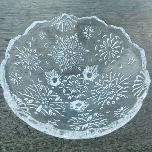 Snowflake Crystal Holiday Candy Bowl Dish - Picture 1 of 5